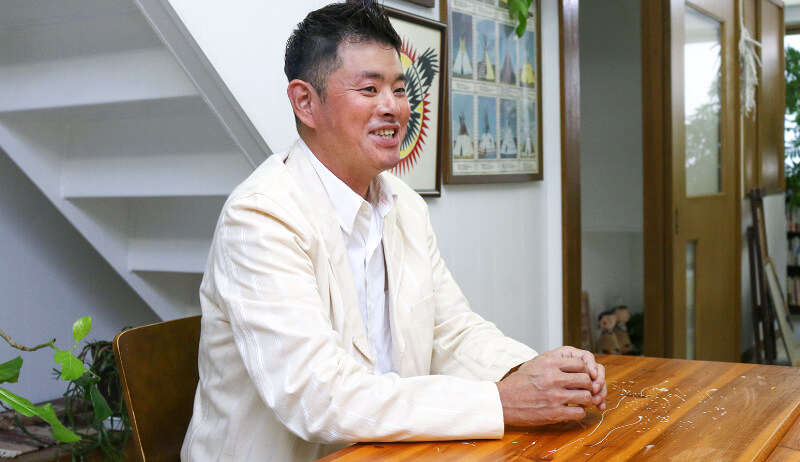 写真:竹内オーナーが笑っている